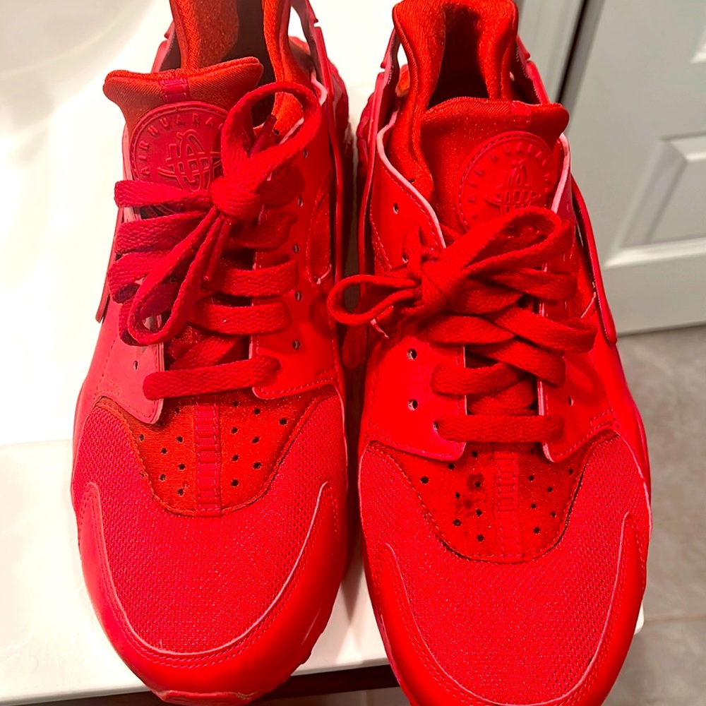 Red Nike Huaraches